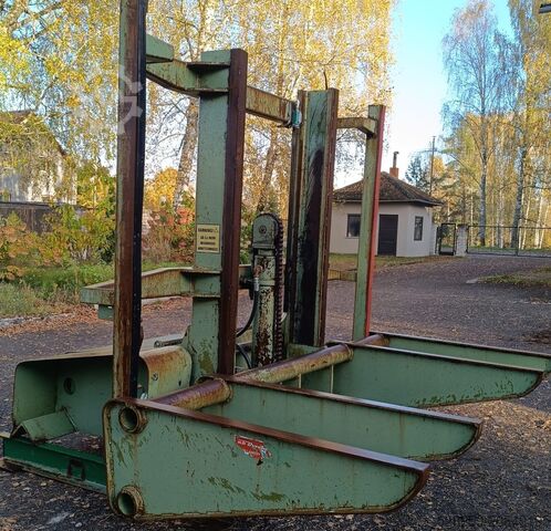 Elevador inclinable para paquetes de tableros  