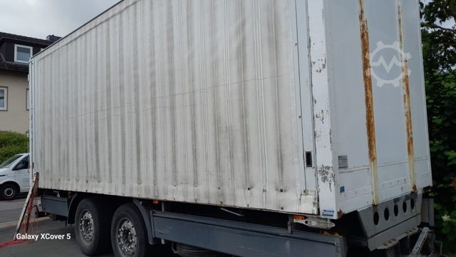 Beverage trailer  Tandem Schiebeplane*7,3 m*18 Pal.*2 to LBW*Alus