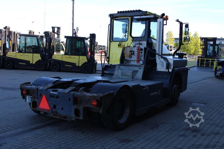 ターミナル・トラクター MOL RM255 4X4