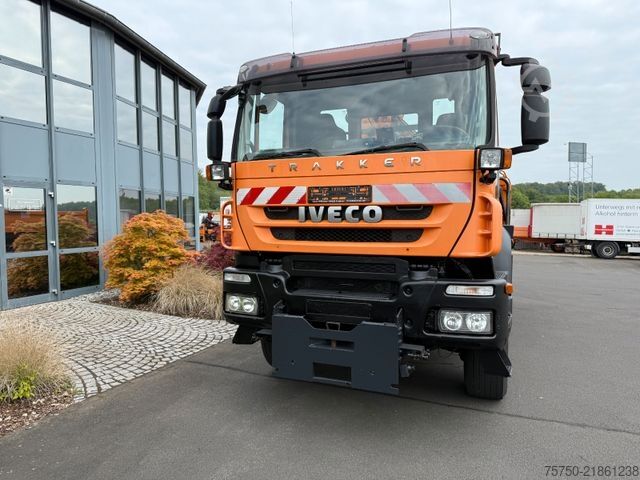Annan IVECO Trakker AD 190T36 4x4 Winterdienst - Kran-
