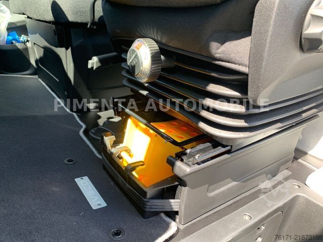 Furgon sa rashladnim sandukom IVECO Daily 70C18A8P TK AUT LUFTF V500X FALT-LBW LED