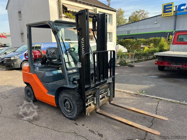 Voorlader vorkheftruck TOYOTA Tonero 02-8FGF25*2,5T*Zinkverstell*3 Meter*2019*