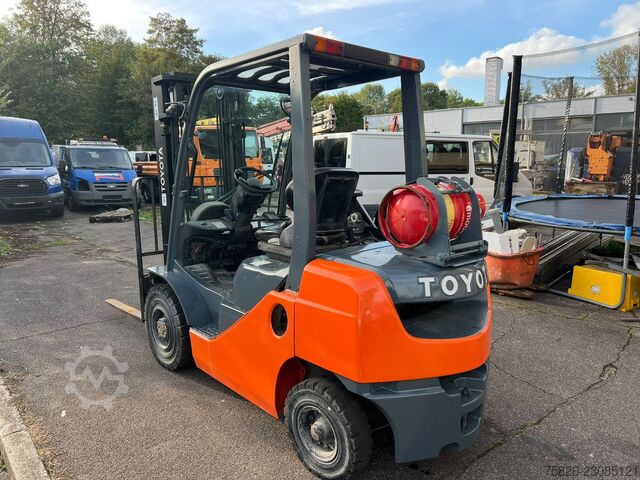 Voorlader vorkheftruck TOYOTA Tonero 02-8FGF25*2,5T*Zinkverstell*3 Meter*2019*