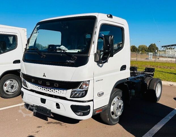 Dodávkové podvozok FUSO Canter 4C15e Fahrgestell