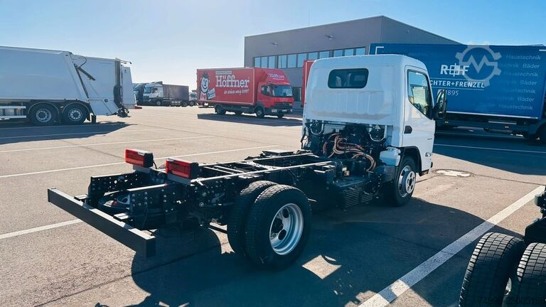 Dodávkové podvozok FUSO Canter 4S15e Fahrgestell