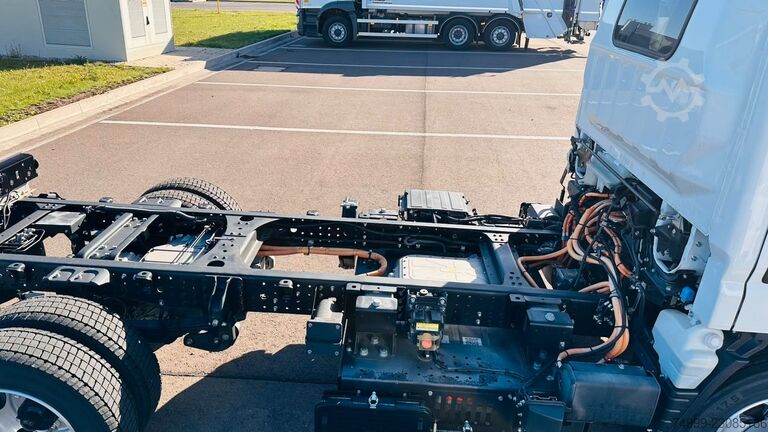 Dodávkové podvozok FUSO Canter 4S15e Fahrgestell
