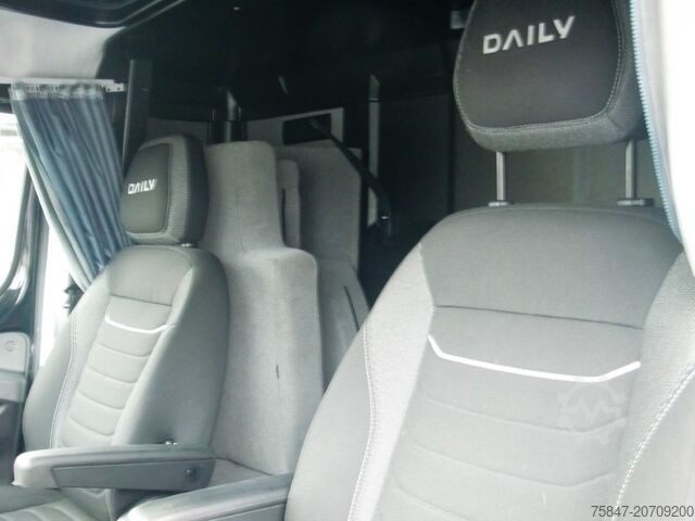 Transporter with suitcase Iveco Daily 70 C 21 HA8/P Deepsleeper