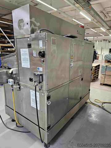 Aqueous-based degreasing machine  