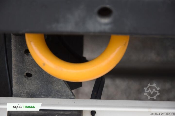 Semiremorcă frigorifică SCHMITZ CARGOBULL SKO FP 60 ThermoKing SLXi 300