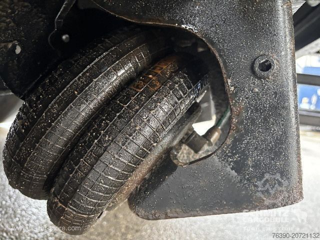 Semi-remorque bâchée Schmitz Cargobull Semitrailer Curtainsider Standard