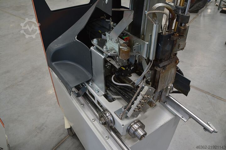 Kantenanleimmaschine HOLZ-HER LUMINA 1588
