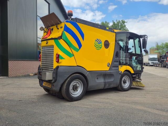 подметальная машина Mathieu MC210 VEEGMACHINE!! EX gemeente!!