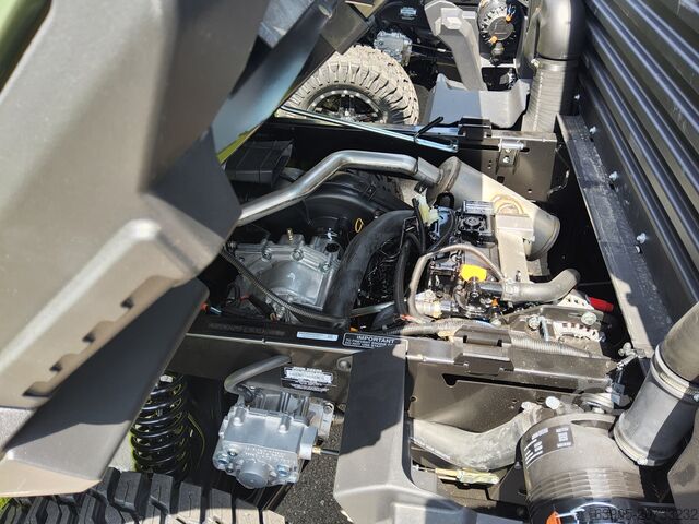 Traktor John Deere Gator XUV875M