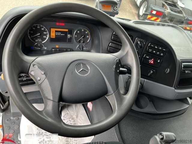 Flatbed truck MERCEDES-BENZ 2546*MP3*6x2*Euro5*HMF 2000L*Baustoff*Lift/Lenk*
