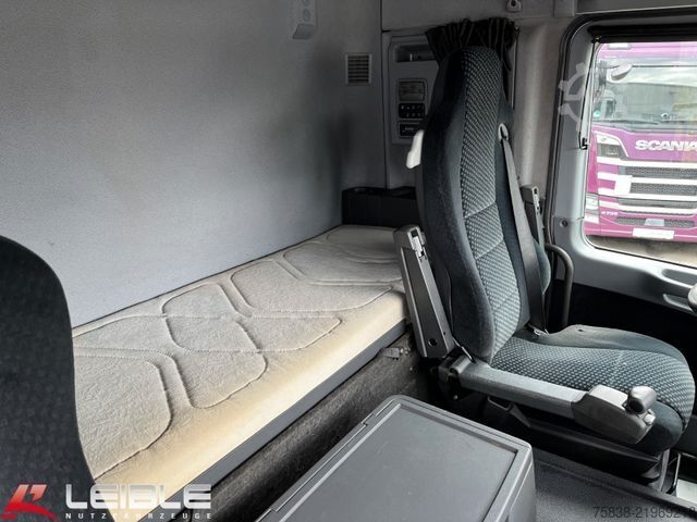 Flatbed truck MERCEDES-BENZ 2546*MP3*6x2*Euro5*HMF 2000L*Baustoff*Lift/Lenk*