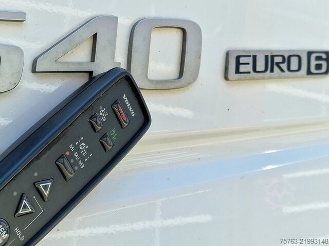 Estándar-SZM Volvo FH 13.540 Globetrotter XL 6x2/4 - Retarder - PT...