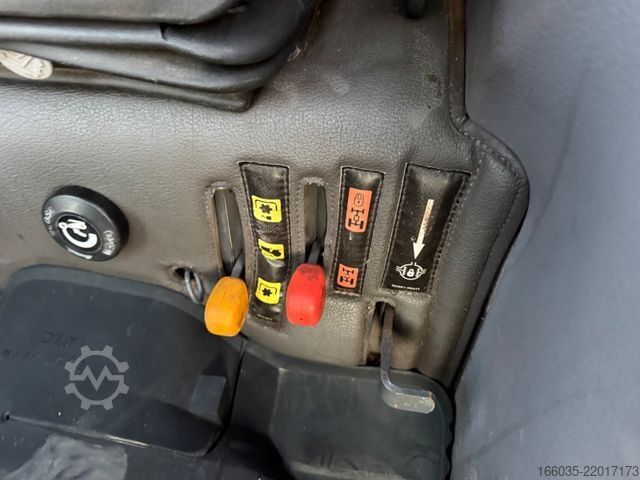 Other KUBOTA STW40 Klima/Mähwerk/Absaugbehälter Hochentleerun