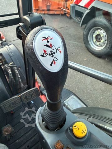 آخر KUBOTA STW40 Klima/Mähwerk/Absaugbehälter Hochentleerun