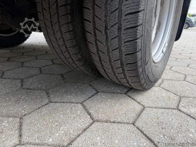 Kombijevsko vozilo MERCEDES-BENZ Sprinter 516 CDI Kasten Hochdach