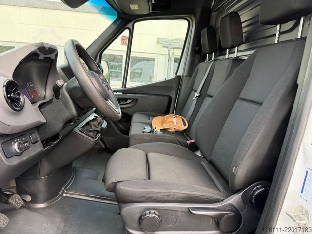 Furgão MERCEDES-BENZ Sprinter 516 CDI Kasten Hochdach