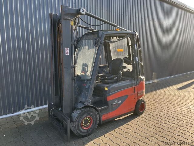 বৈদ্যুতিক 4 চাকা ফর্কলিফ্ট Linde E25-01