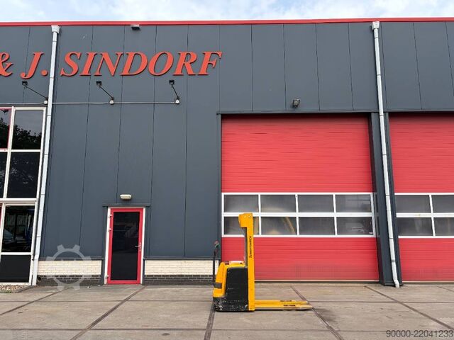 Stacker Jungheinrich EJC 216