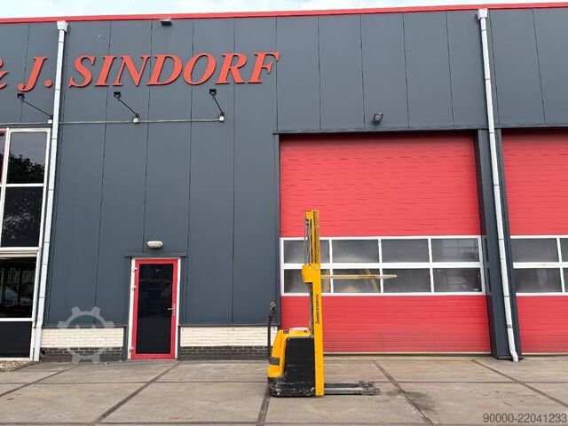 Stacker Jungheinrich EJC 216