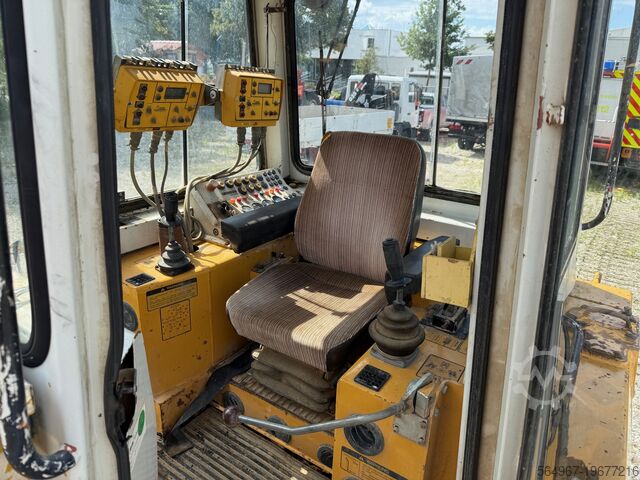 Buldozer Liebherr PR 712 L Planierraupe mit Steuerung