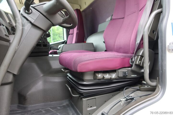 Walizka Volvo FM 380 6x2 Geisoleerde bakwagen +Klep 2.000 kg ...