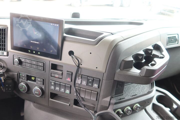 Walizka Volvo FM 380 6x2 Geisoleerde bakwagen +Klep 2.000 kg ...