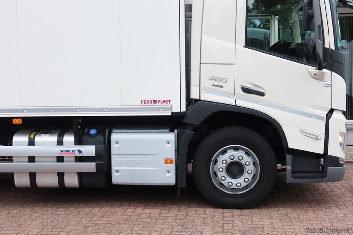 Walizka Volvo FM 380 6x2 Geisoleerde bakwagen +Klep 2.000 kg ...