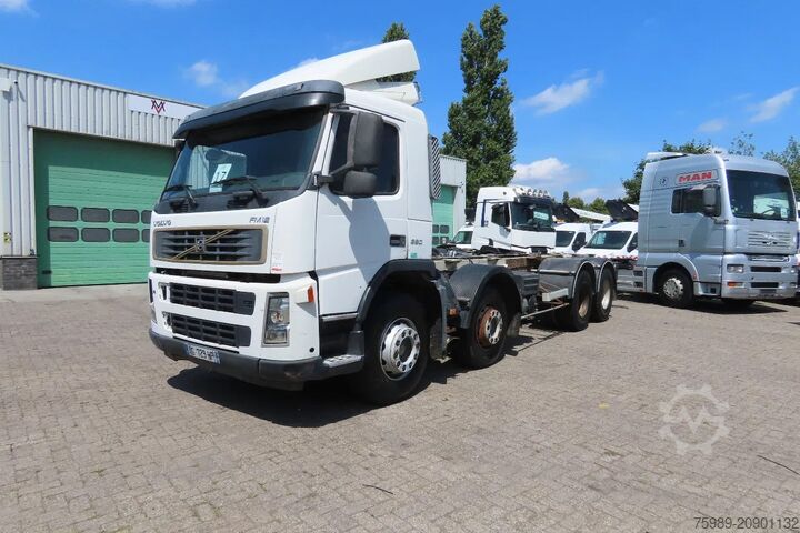 Chassis met cabine Volvo FM 12.380 8x4 FULL SPRING. 100% condition!