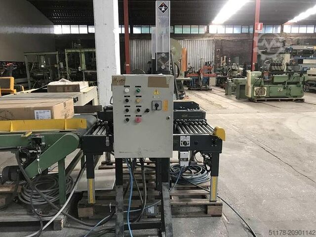 Packaging line for boxes of dismantled beds or similar products