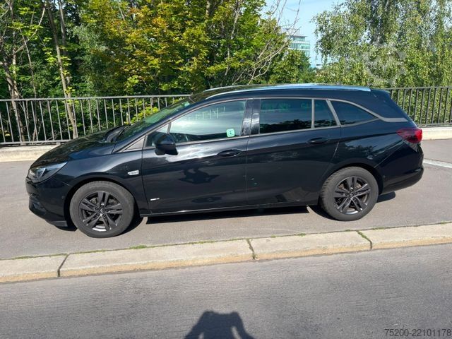 Miniautocarro OPEL Astra 1.4 Turbo Sports Tourer/LED/Kamera/Klima