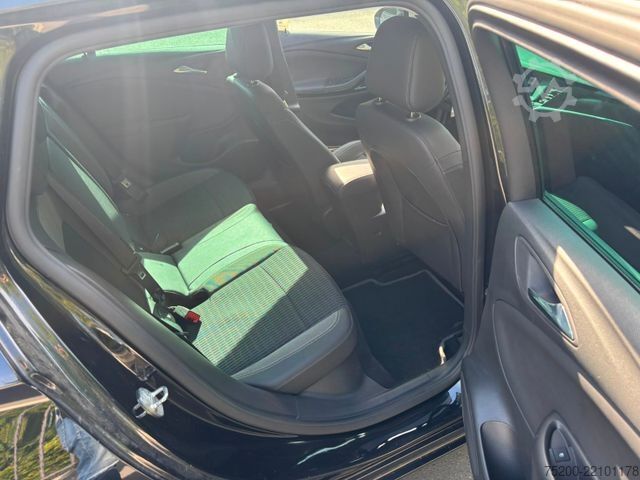 Miniautocarro OPEL Astra 1.4 Turbo Sports Tourer/LED/Kamera/Klima