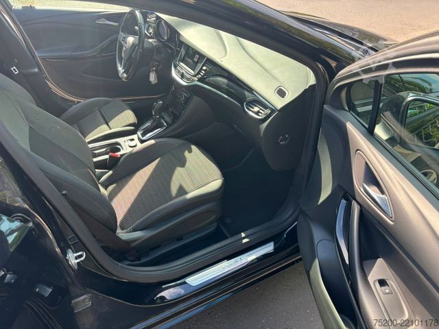 Miniautocarro OPEL Astra 1.4 Turbo Sports Tourer/LED/Kamera/Klima