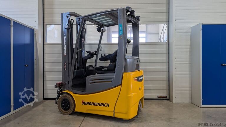 Sähkökäyttöinen 3 -pyöräinen trukki Jungheinrich EFG 215 G115-330ZZ