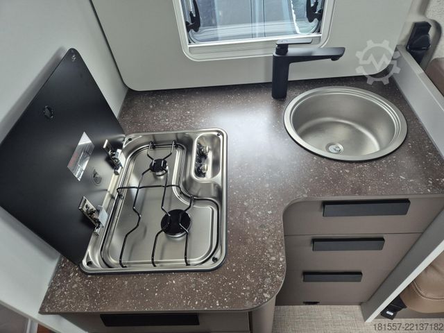 Camper semi-terintegrasi BÜRSTNER B66 TD IT 732  Hubbett / Automatik / 3,65t
