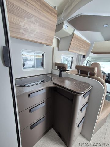 Camper semi-terintegrasi BÜRSTNER B66 TD IT 690 G Hubbett / Automatik / Leder Choc