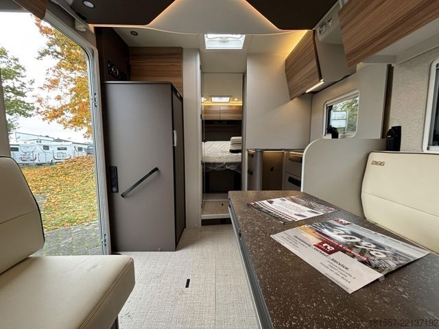 Camper semi-terintegrasi BÜRSTNER B66 TD IT 732 Halbjahreswagen, Automatik, SAT/TV