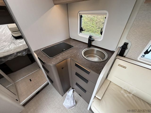 Camper semi-terintegrasi BÜRSTNER B66 TD IT 732 Halbjahreswagen, Automatik, SAT/TV