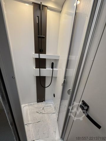 Camper semi-terintegrasi BÜRSTNER B66 TD IT 732 Halbjahreswagen, Automatik, SAT/TV