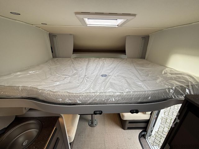 Camper semi-terintegrasi BÜRSTNER B66 TD IT 732 Halbjahreswagen, Automatik, SAT/TV