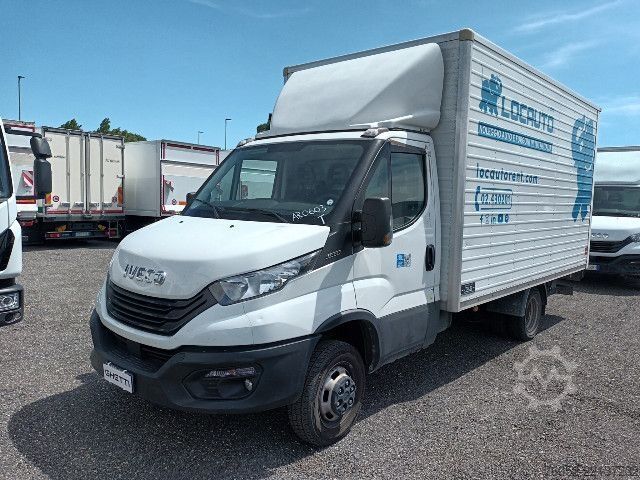 Lori kotak IVECO 35C14