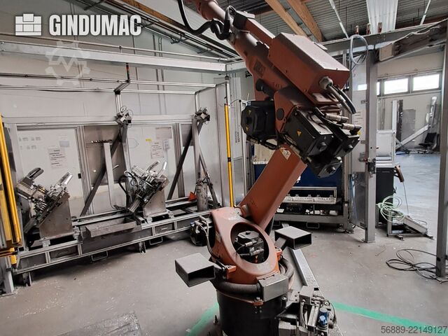 KUKA KR 30L16-2 avec KRC 4 KUKA KR 30L16-2 mit KRC 4