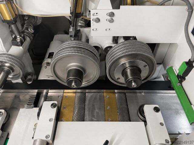 Hobel- und Kehlautomat WEINIG HYDROMAT  (9 spindle)