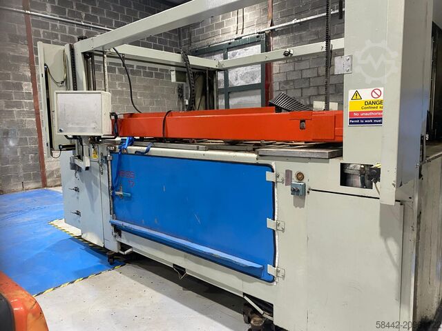 Vacuum thermoforming / deep-drawing GEISS T7