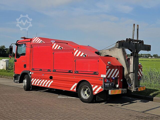 자동차 운송 밴 M.A.N. 8.220 TGL 8.8T BOTTIE LIFT 8T