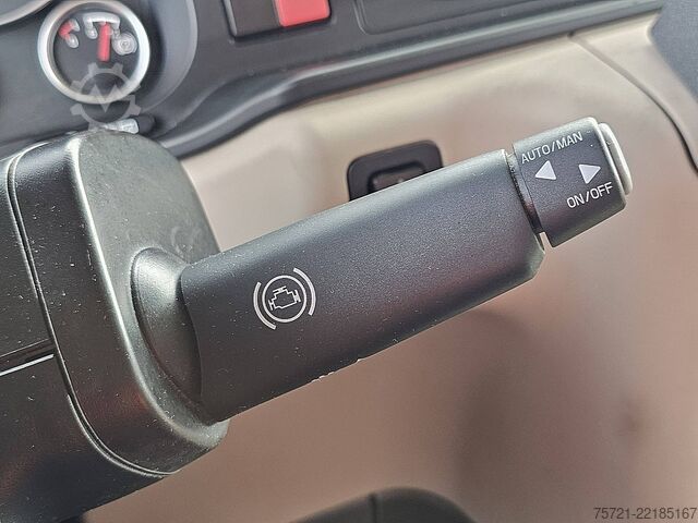 자동차 운송 밴 M.A.N. 8.220 TGL 8.8T BOTTIE LIFT 8T