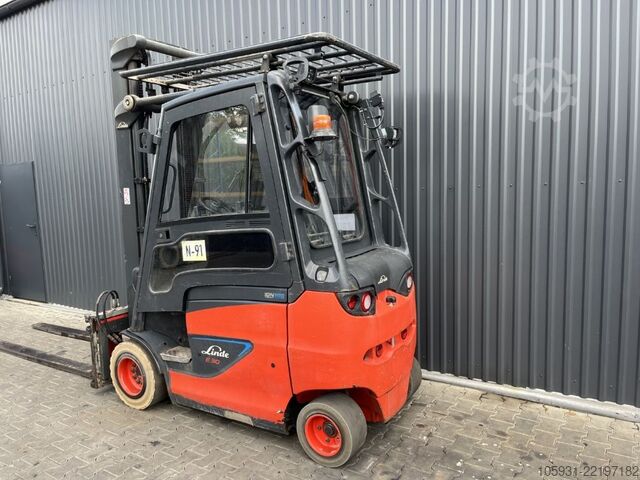 Električni viljuškar na 4 kotača Linde E30H-01/600